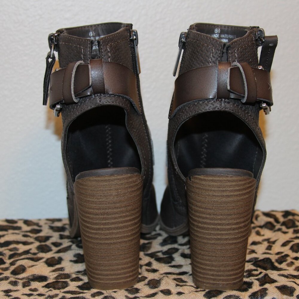 dv By Dolce Vita Peep Toe Heel, Size 6